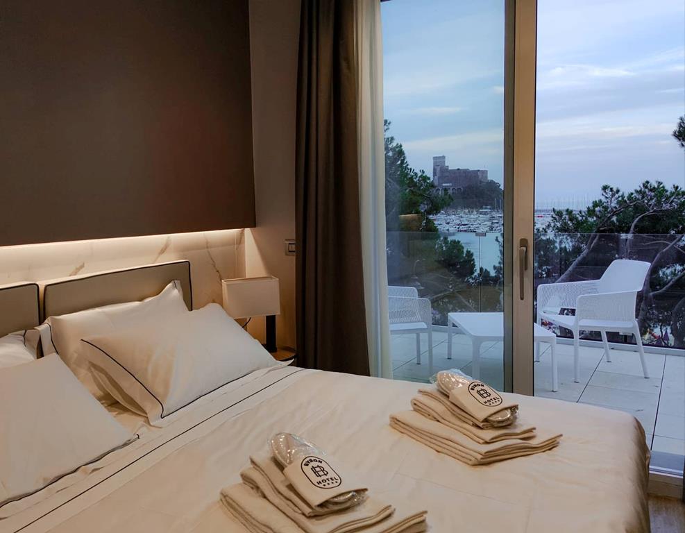 Byron - Afbeelding 2