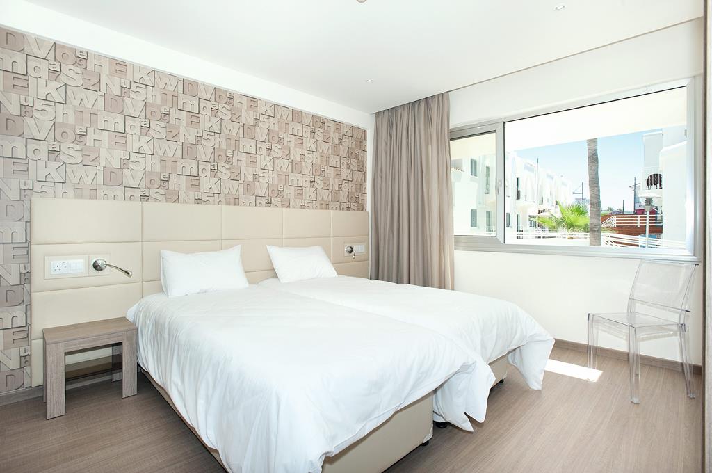 Melpo Antia - Afbeelding 2