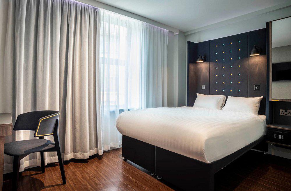 Point A Paddington - Afbeelding 2