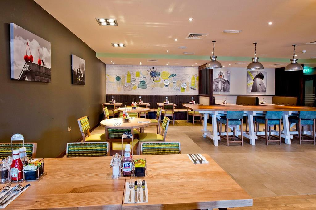 Premier Inn Edinburgh City Centre Lauriston Place - Afbeelding 3