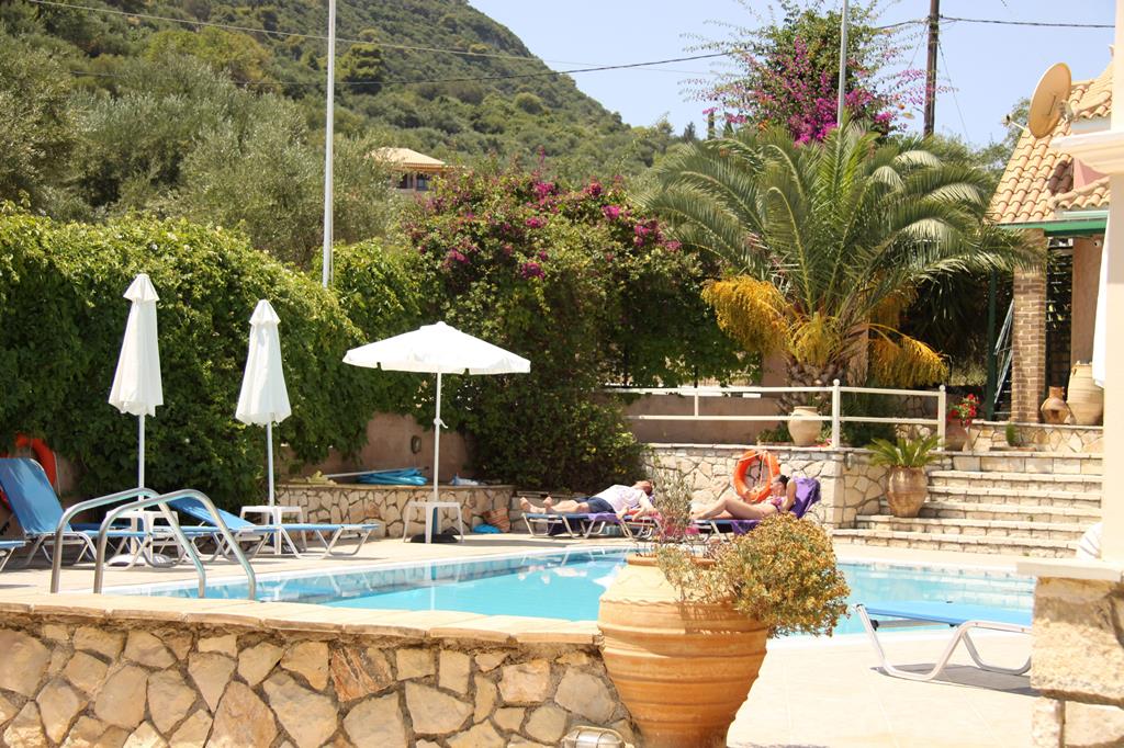 Rentaki Villas - Afbeelding 2