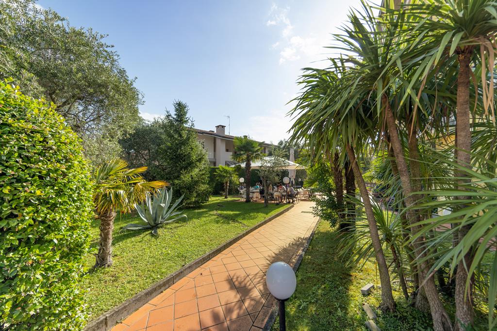 Bella Peschiera - Afbeelding 2