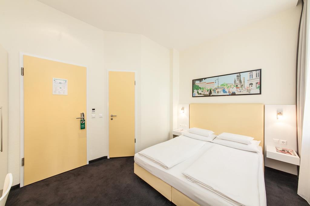 Select Checkpoint Charlie - Afbeelding 2