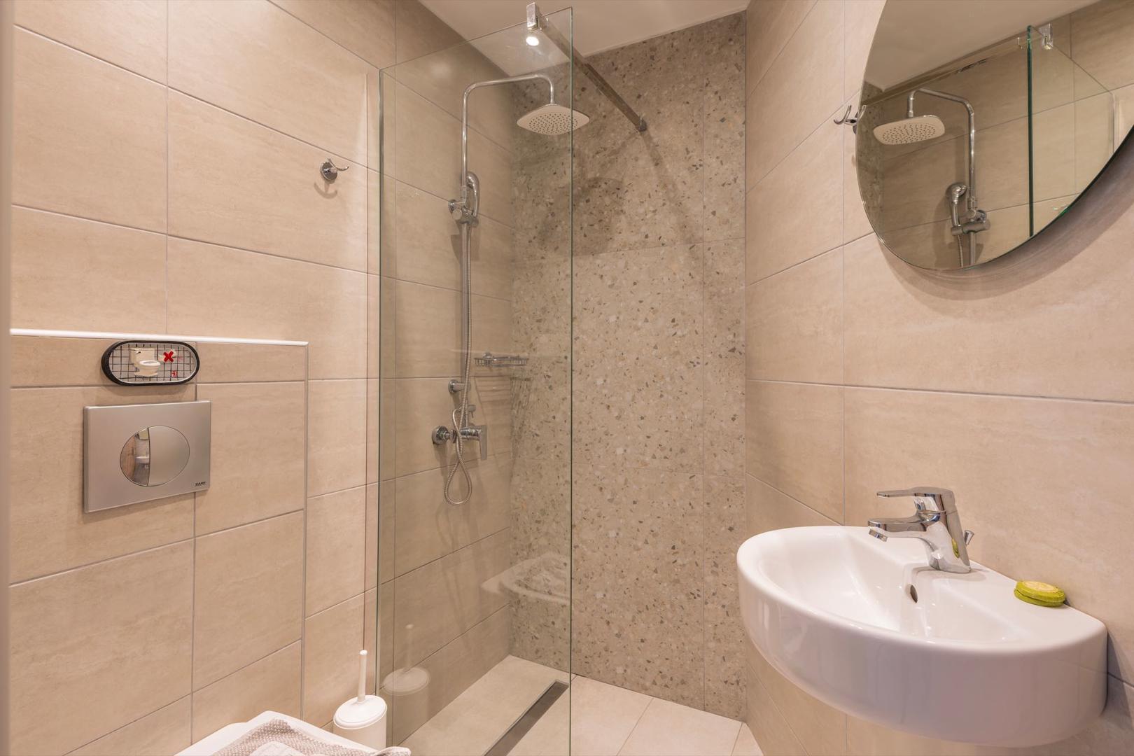 Kathrin Beach - Afbeelding 2