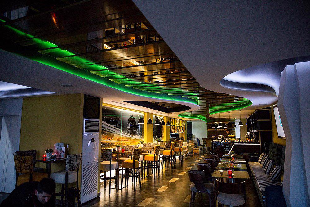 New W - Afbeelding 4