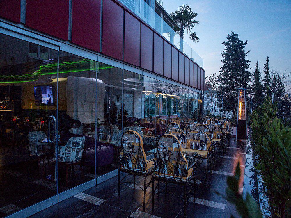 New W - Afbeelding 3