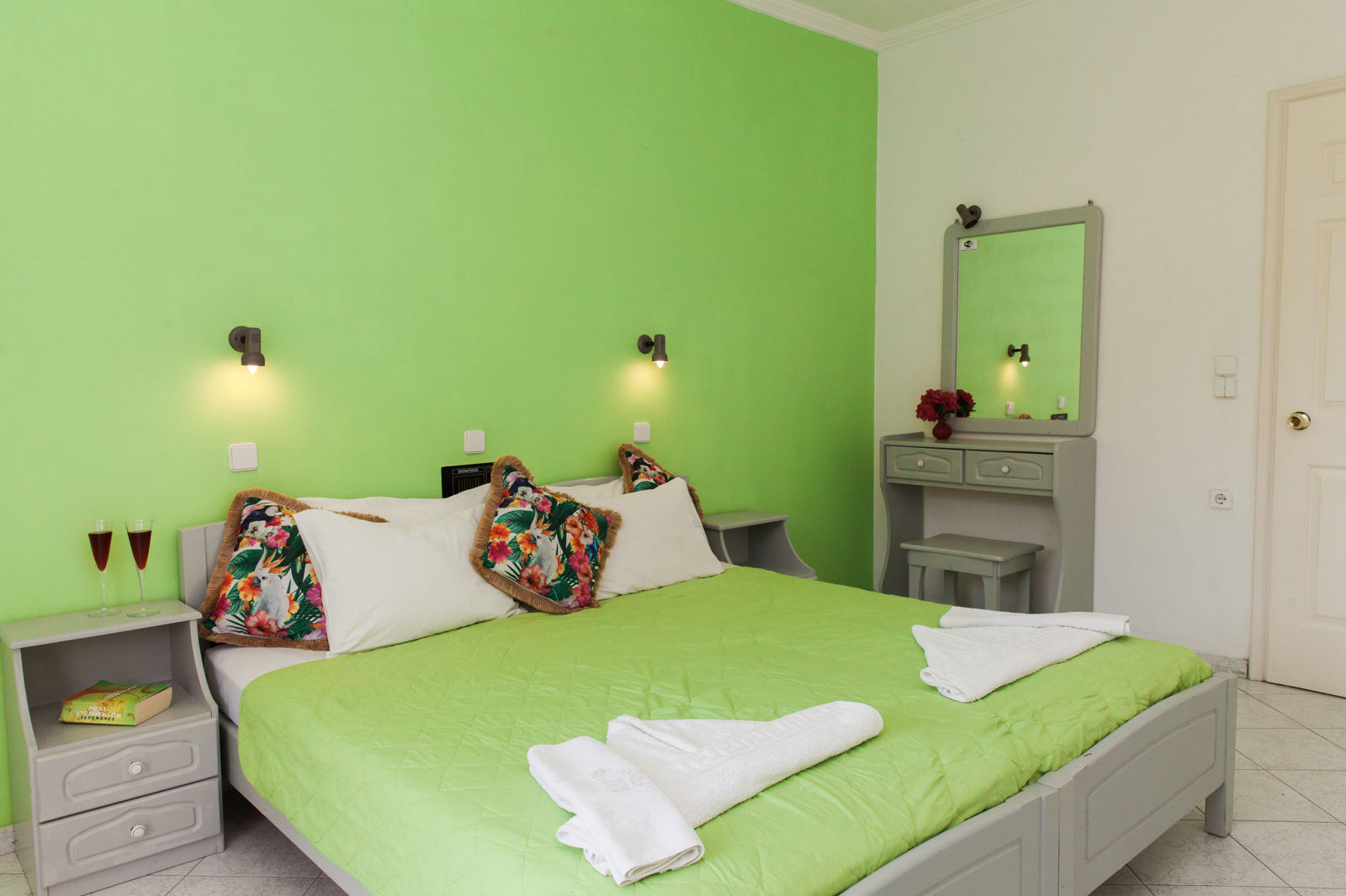 Fly & Go Dionysos Studios - Afbeelding 3