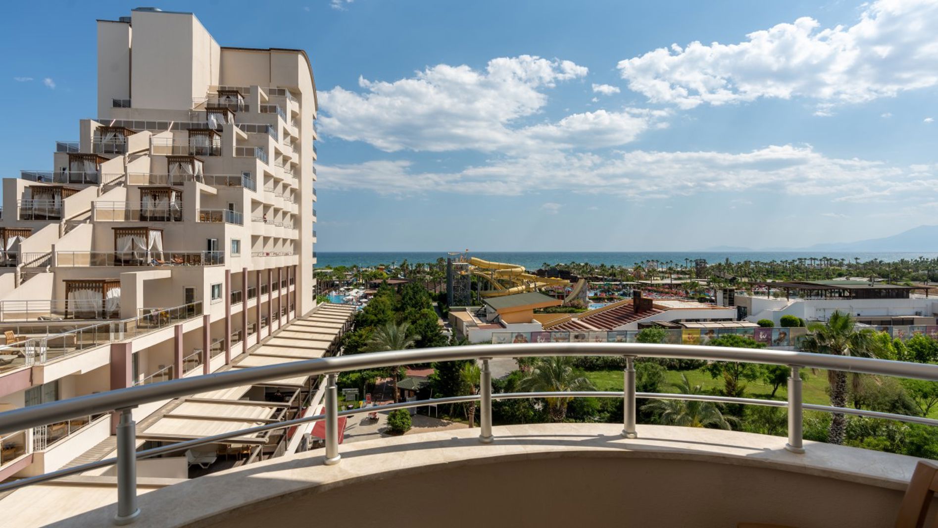 Saturn Palace - Afbeelding 3