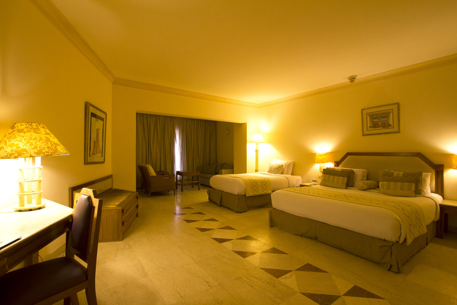 Continental Hotel - Afbeelding 3