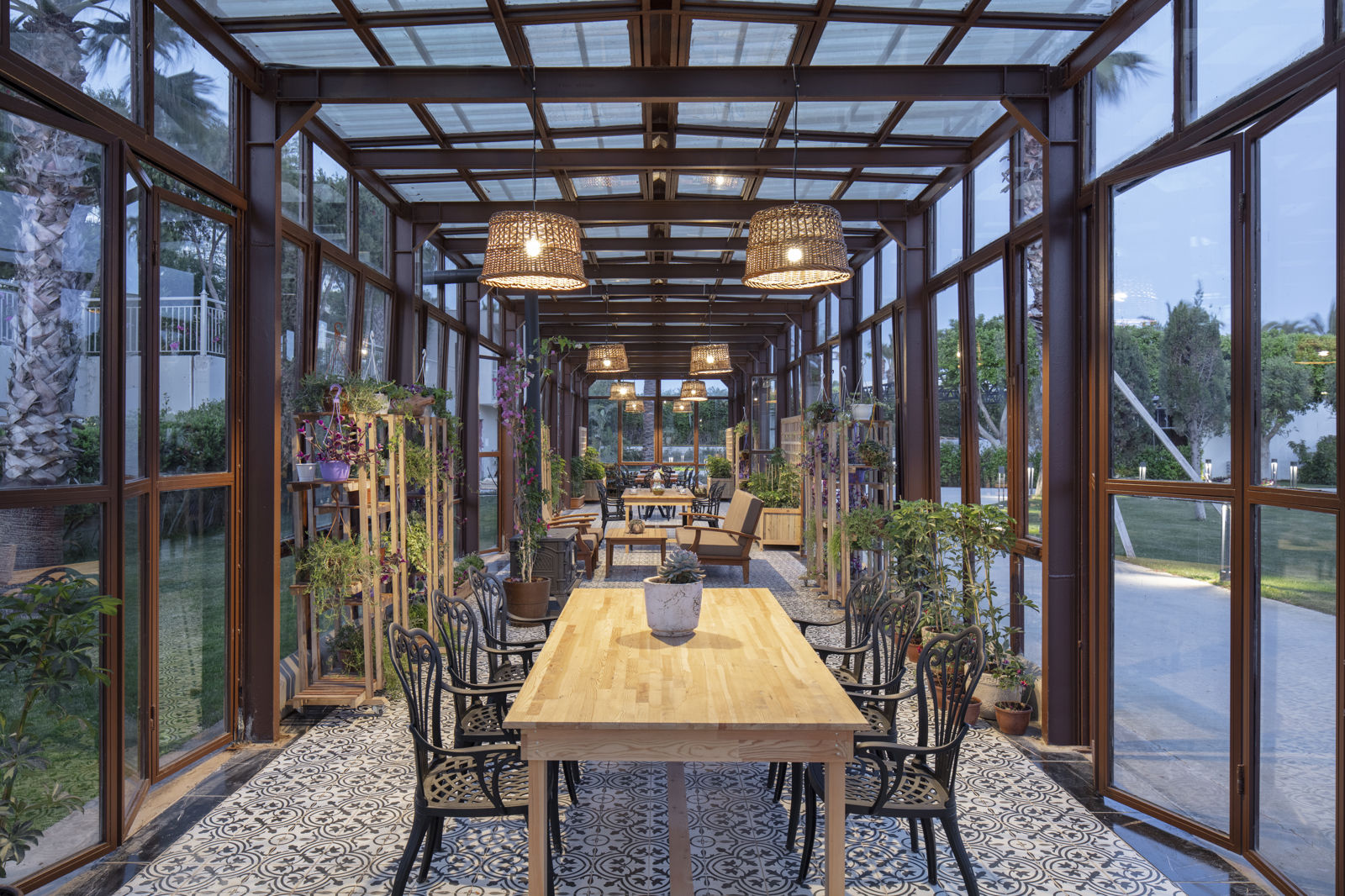 Nirvana Cosmopolitan - Afbeelding 3