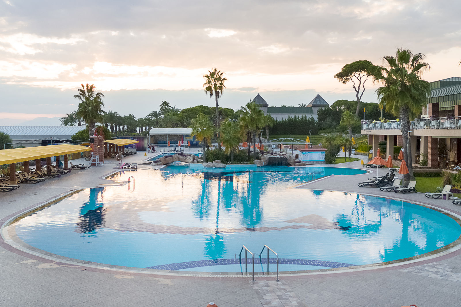 Pine Beach Resort & Club - Afbeelding 2