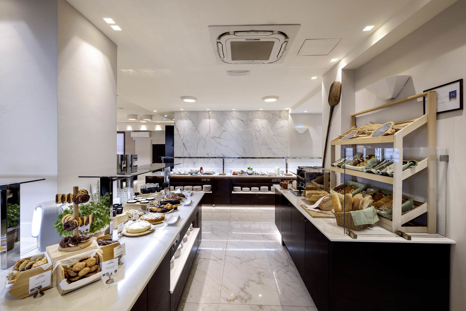 Atlantis Beach Hotel - Afbeelding 2