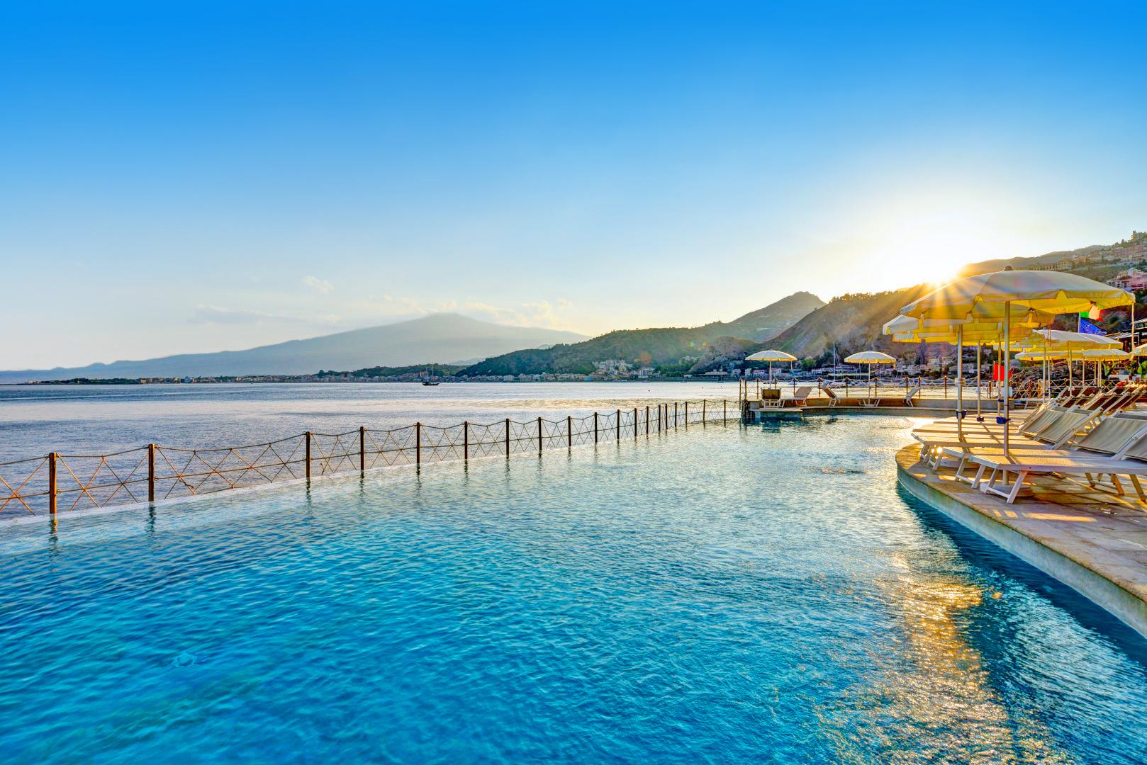 Hotel UNAHOTELS Capotaormina - Afbeelding 3