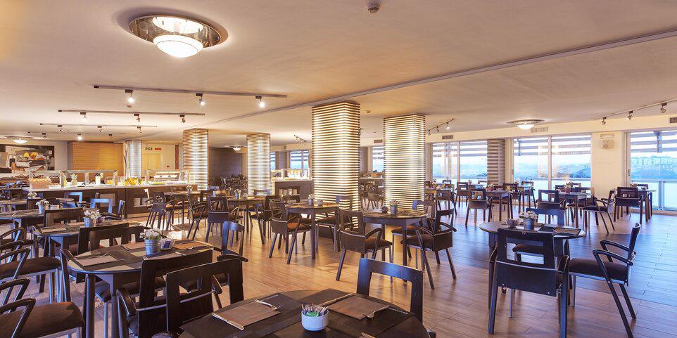 Occidental Aran Park - Afbeelding 3